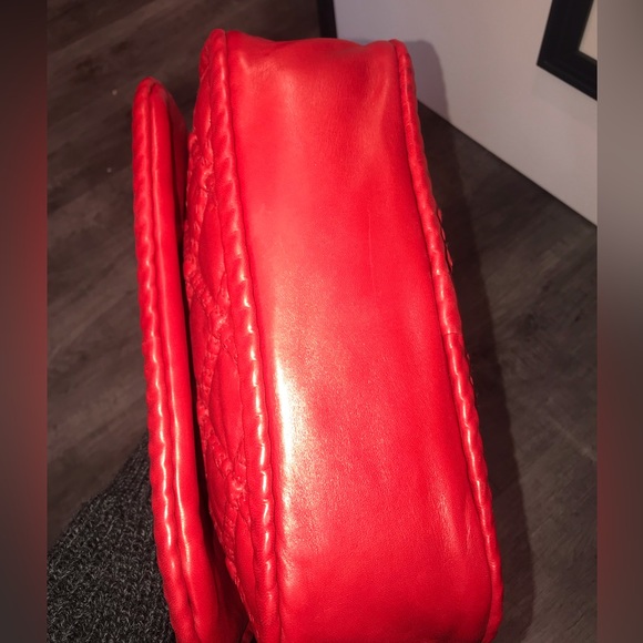 CHANEL HIDDEN CHAIN LOGO HANDBAG - Picture 6 of 8